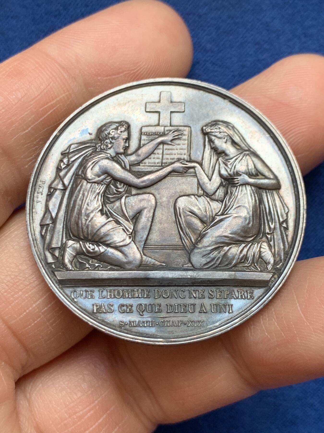 《竞宝斋》第468场 周日，周一 2场连拍 （全场包邮）欢迎送拍 法国婚姻与爱情纪念银章，24.53g，39.1mm，蜜蜂边铭