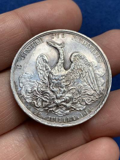 《竞宝斋》第468场 周日，周一 2场连拍 （全场包邮）欢迎送拍 - 法国塞纳火灾互助保险，浴火凤凰圆形少见款，直径：34.6mm，重：17.7g，蜜蜂银标边铭。