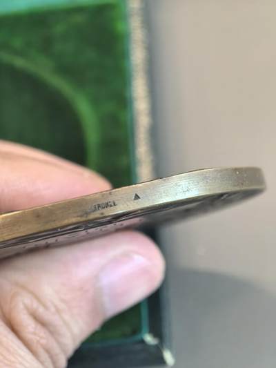 欧洲银章、铜章，大优惠起拍价都是银价计算 法国**贝蒂讷矿业公司于1912年颁发的服务纪念章，授予了C. Lemaire先生，由雕刻师A. Mayer设计