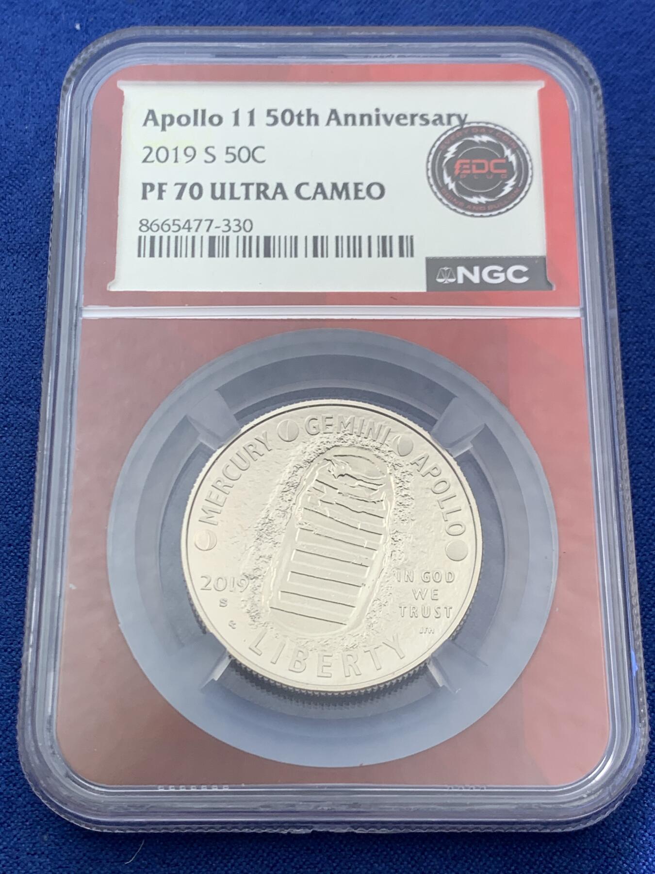 《竞宝斋》第468场 周日，周一 2场连拍 （全场包邮）欢迎送拍 NGC PF70UC 美国 2019年 阿波罗11号登月50周年 50美分 纪念币 很有意思的曲面币 少见EDC(everyday coin) 红色内芯