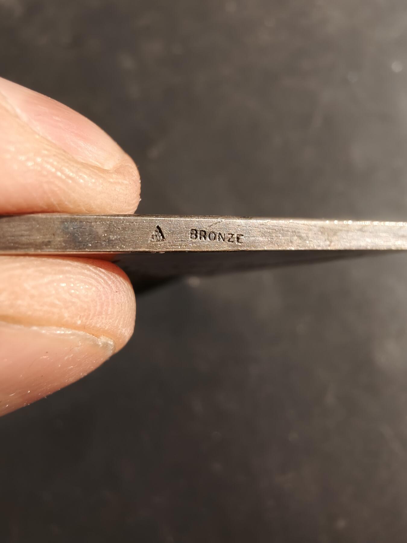 老王徽章第186期 法国1930年图卢兹美术学院二等奖方形镀银大铜章     尺寸43×69mm     重量82.4g