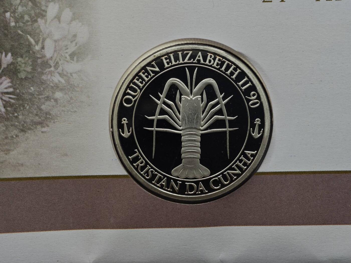  【淘币小摊】限时拍第八百七十八拍   克朗币邮币封场    每周一统一发货 特里斯坦达库尼亚2016年女王90周岁纪念章邮币封