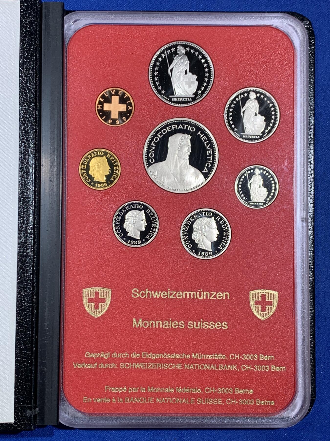 《竞宝斋》第468场 周日，周一 2场连拍 （全场包邮）欢迎送拍 瑞士1989年精制套币 册装