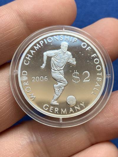 《竞宝斋》第468场 周日，周一 2场连拍 （全场包邮）欢迎送拍 - 库克群岛2003年德国世界杯精制银币 10g