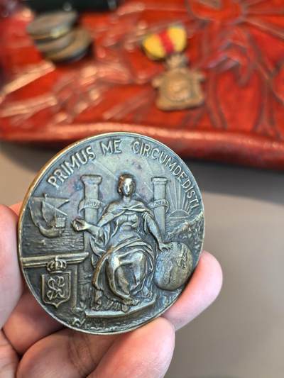 欧洲银章、铜章，大优惠起拍价都是银价计算 西班牙马德里皇家地理学会（Real Sociedad Geográfica de Madrid）成立50周年纪念章，发行于1926年，以纪念该学会从1876年到1926年的半个世纪历程。