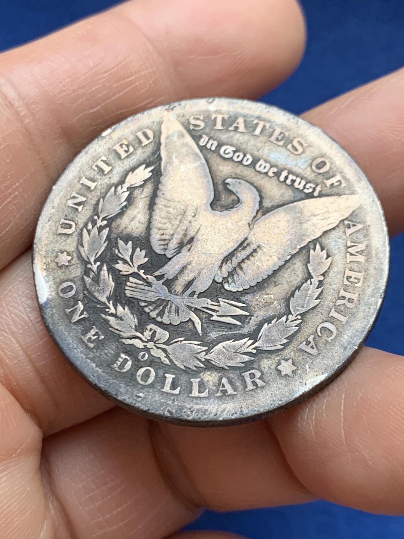 《竞宝斋》第468场 周日，周一 2场连拍 （全场包邮）欢迎送拍 美国1894年摩根一圆银币 流通品相 磨损大 手感温润 25.4克