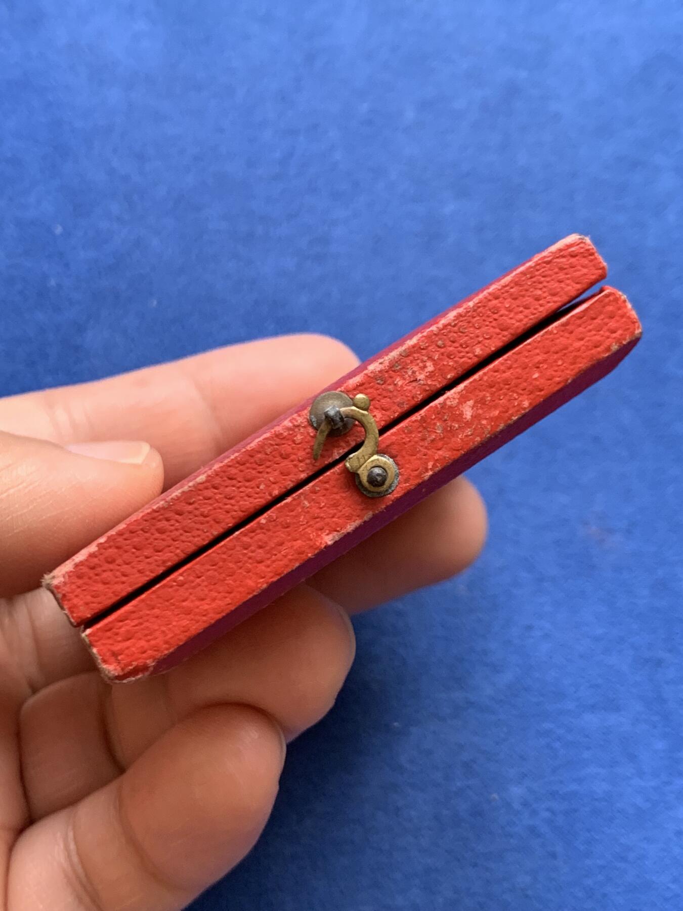 《竞宝斋》第468场 周日，周一 2场连拍 （全场包邮）欢迎送拍 罗蒂作品 法国科技促进会镀银铜章 31.7克 41.5mm 三角铜标 带盒