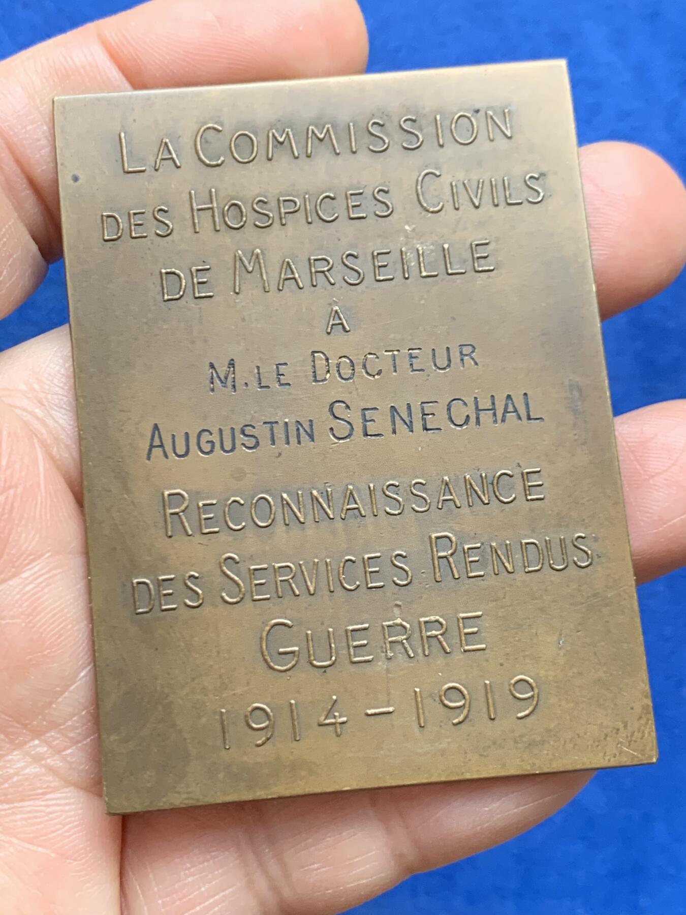 《竞宝斋》第468场 周日，周一 2场连拍 （全场包邮）欢迎送拍 法国一战胜利纪念大铜章 82.2克 50.2*67.5mm 三角铜标