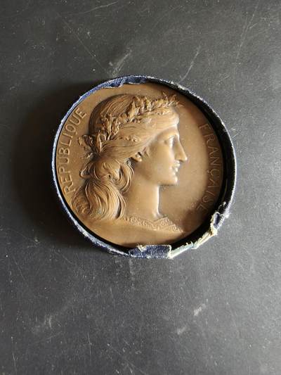 老王徽章第186期 - 法国战争部混合射击竞赛大铜章    原盒   大师杜布瓦作品    直径50mm    重量62.9g