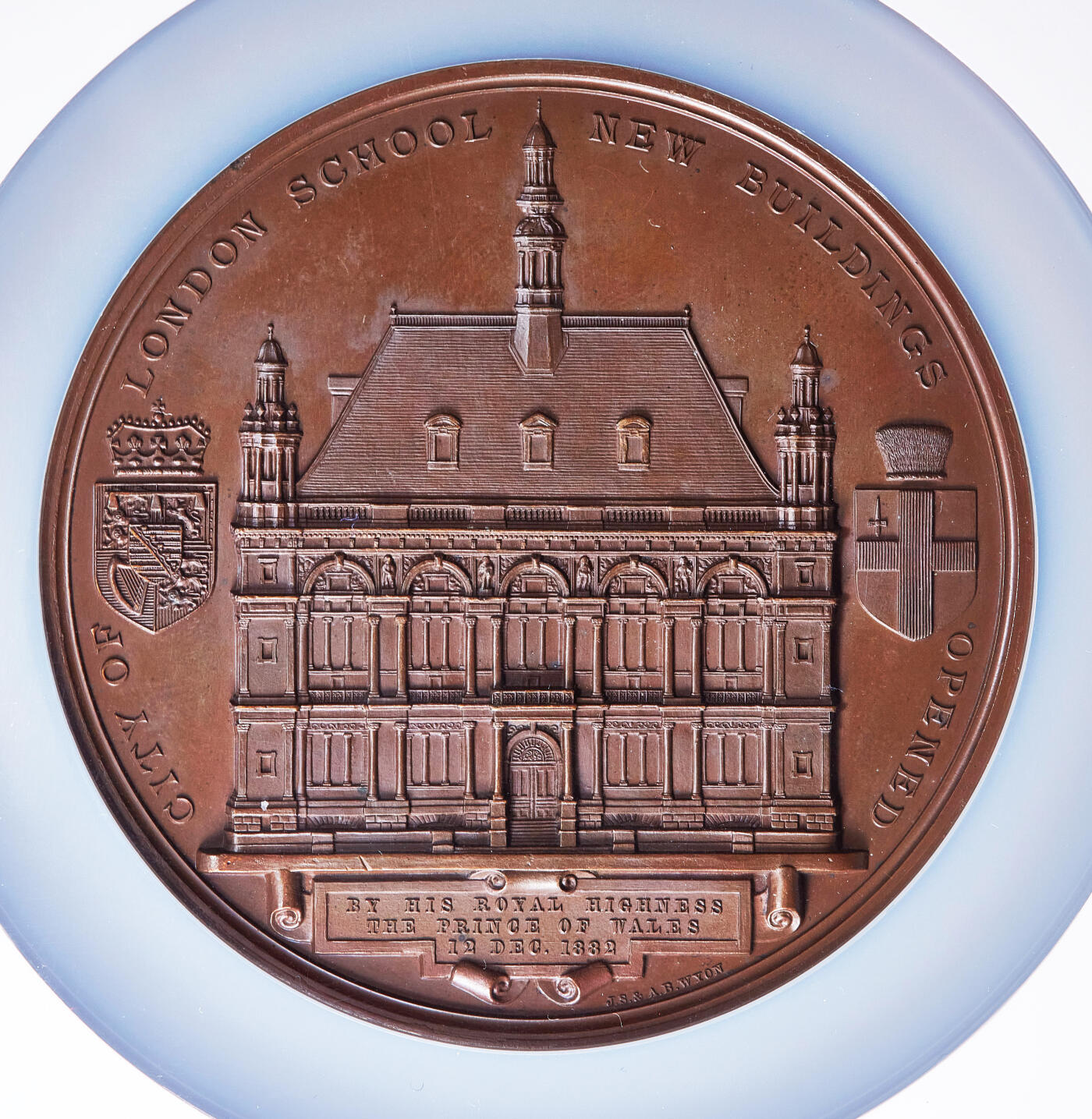 【俄甄集藏】2026年(049)03-18星期三 晚 19:30 全场包邮 英国1882年威尔士亲王（爱德华七世）与王妃亚历山德拉头像纪念伦敦市立学校新校舍落成大铜章，NGC MS63，高浮雕，设计精美，巧克力包浆，直径：75mm