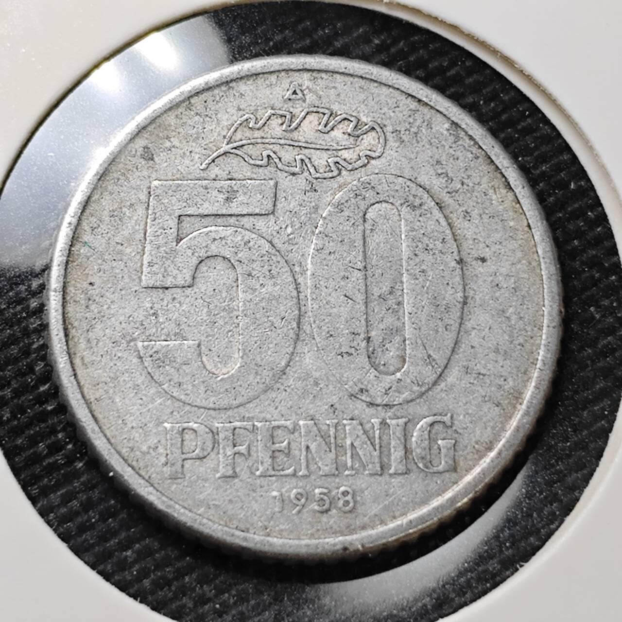 KK钱币收藏小铺   第404期 2月预留时间 周末发货  东德50芬尼