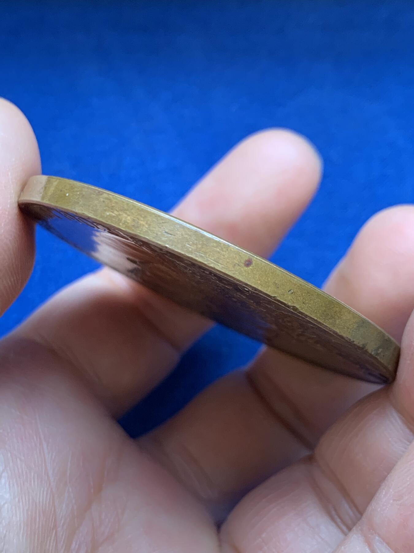 《竞宝斋》第468场 周日，周一 2场连拍 （全场包邮）欢迎送拍 英国1902年爱德华七世和亚历山德拉皇后双面大铜章，纪念爱德华七世加冕，表面温润，品相不错。79克，55.2mm