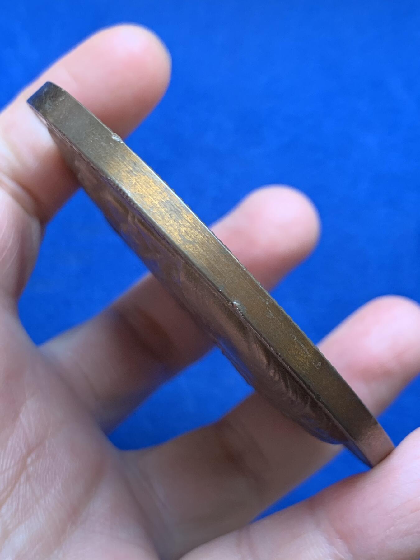 《竞宝斋》第468场 周日，周一 2场连拍 （全场包邮）欢迎送拍 美国总统本杰明·哈里森纪念铜章 233.8克 76.2mm 大规格