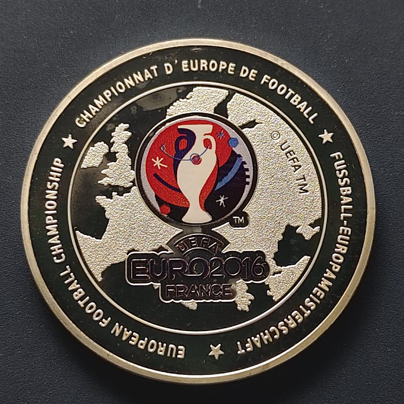 【全场包邮】纯粹捡漏拍510场 【纪念章】2016年欧锦赛官方发行镀银彩色精制纪念章