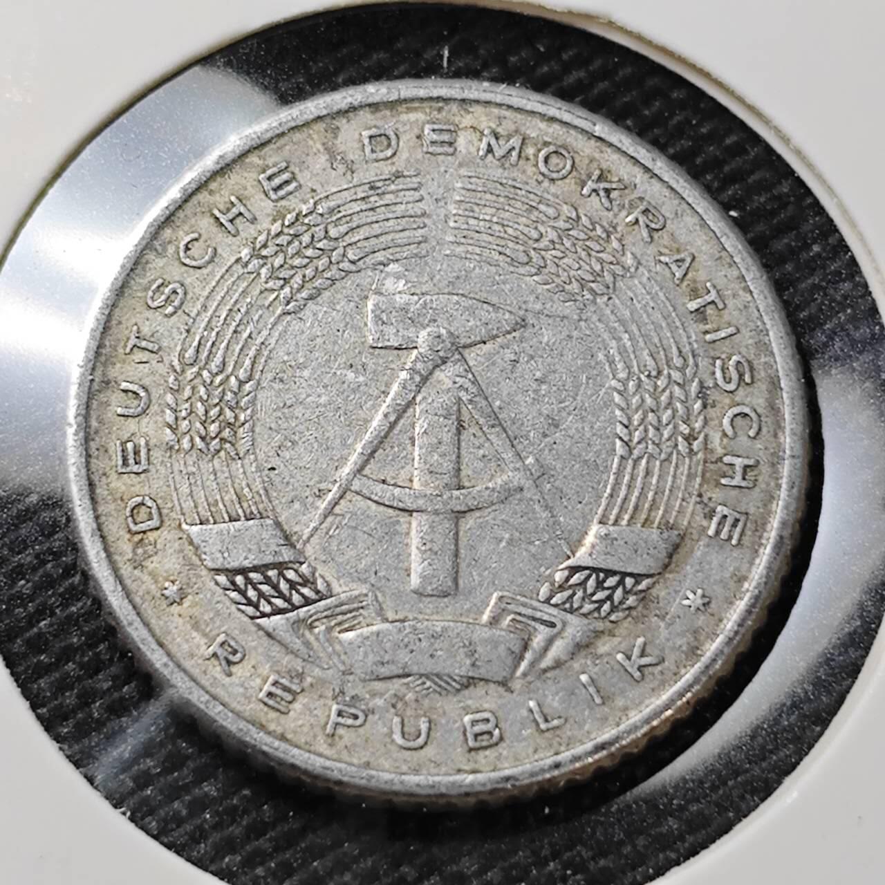 KK钱币收藏小铺   第404期 2月预留时间 周末发货  东德50芬尼