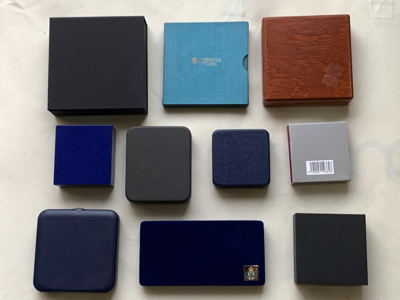 《竞宝斋》第468场 周日，周一 2场连拍 （全场包邮）欢迎送拍 钱币空盒 10个一组 细节见图