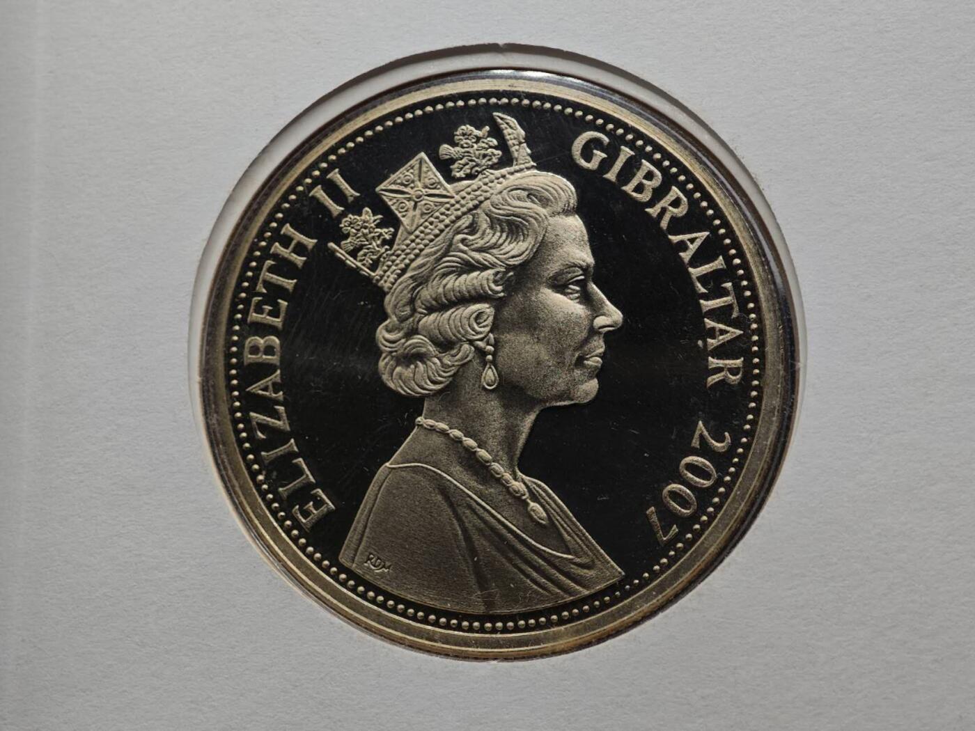  【淘币小摊】限时拍第八百七十八拍   克朗币邮币封场    每周一统一发货 直布罗陀2007年女王大婚钻禧克朗纪念币邮币封