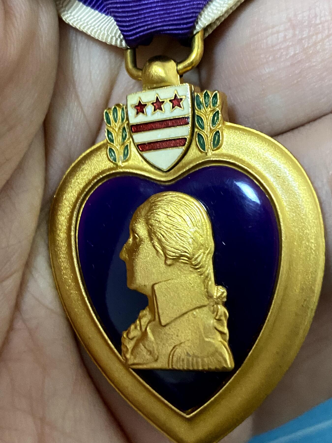 美德苏勋章奖章拍卖 本次各种都有 取消了保留价模式  德因原因只上2-3图 具体的想要的请联系我要完整图。都经过讨论未标明则全部是原品，保真 放心拍。3月4日晚上九点结束在麦稀奇 找不到的加我qq或者微信都是184277308备注苏章拍卖。