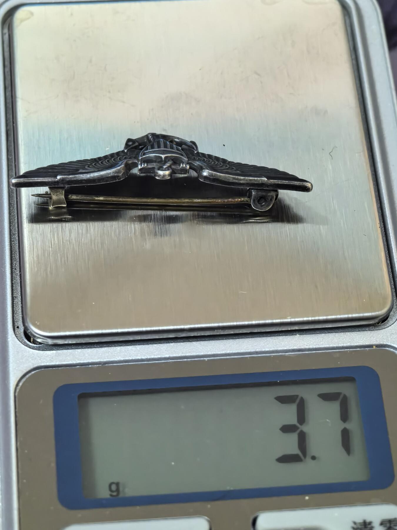 美德苏勋章奖章拍卖 本次各种都有 取消了保留价模式  德因原因只上2-3图 具体的想要的请联系我要完整图。都经过讨论未标明则全部是原品，保真 放心拍。3月4日晚上九点结束在麦稀奇 找不到的加我qq或者微信都是184277308备注苏章拍卖。