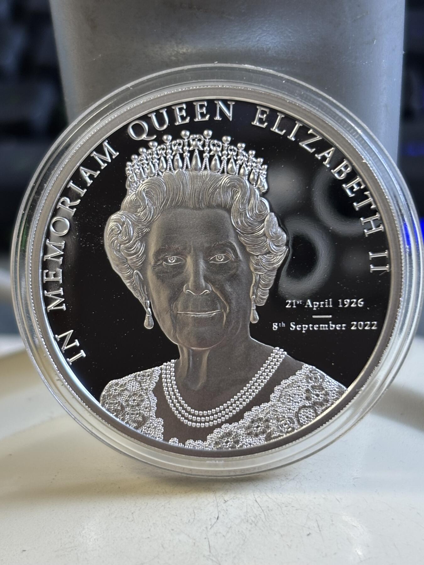 第193期拍卖 库克2022年女王伊丽莎白二世逝世1盎司纪念银币，999银