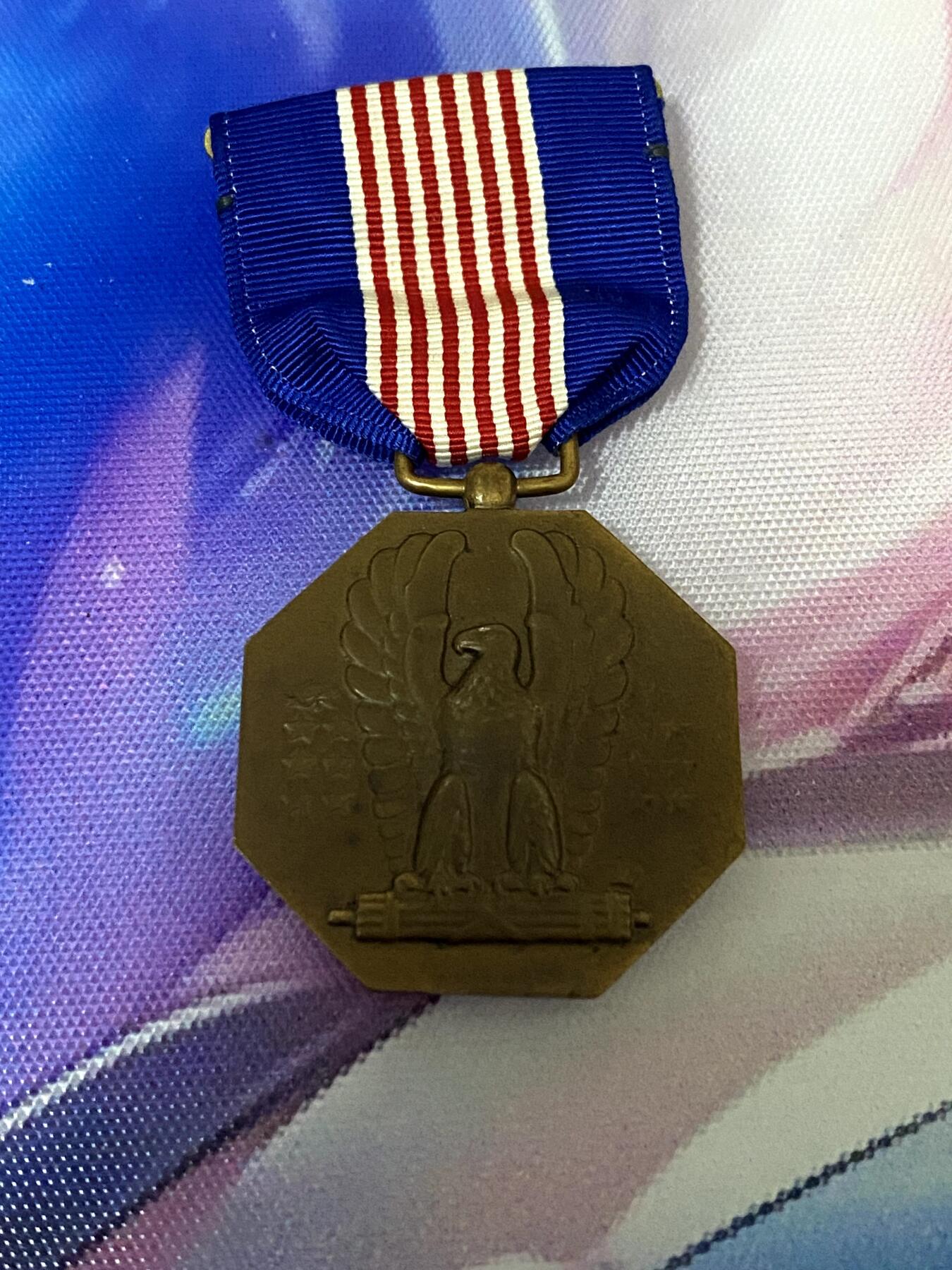 美德苏勋章奖章拍卖 本次各种都有 取消了保留价模式  德因原因只上2-3图 具体的想要的请联系我要完整图。都经过讨论未标明则全部是原品，保真 放心拍。3月4日晚上九点结束在麦稀奇 找不到的加我qq或者微信都是184277308备注苏章拍卖。