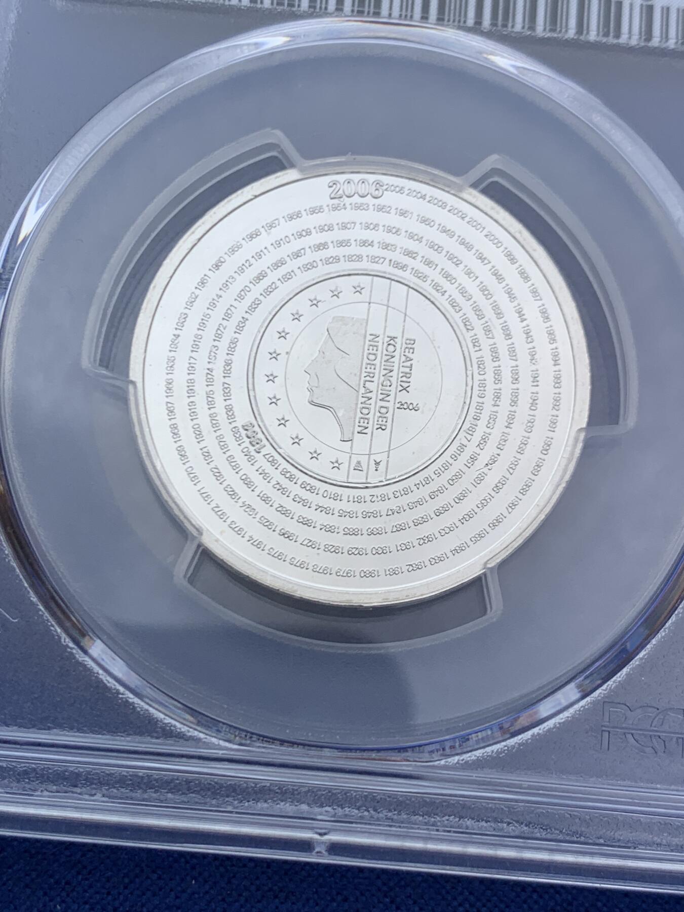 《竞宝斋》第468场 周日，周一 2场连拍 （全场包邮）欢迎送拍 PCGS MS67 唯一冠军分 荷兰2006年5欧元荷兰金融管理局成立200周年纪念银币 类精制效果极好