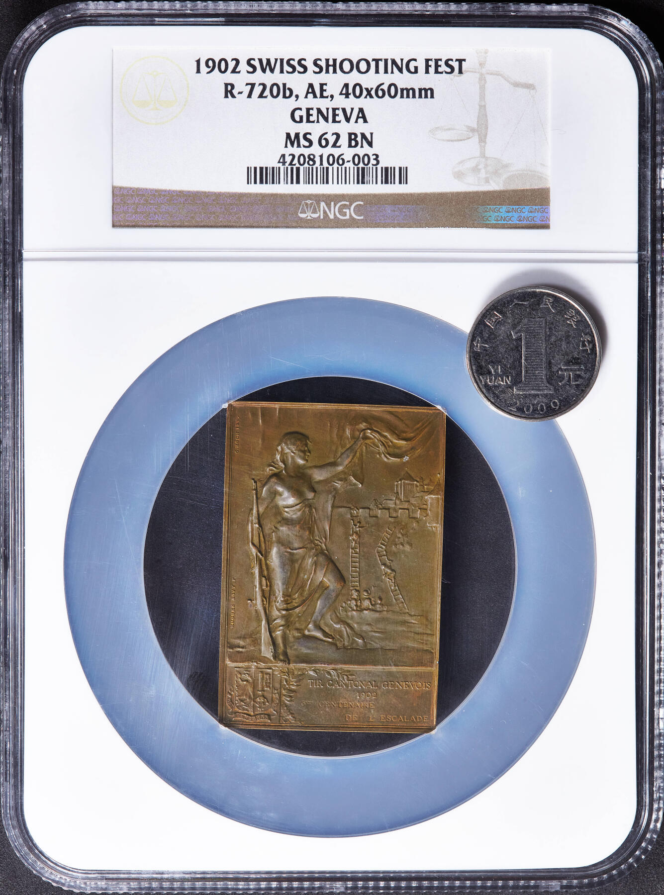 【俄甄集藏】2026年(049)03-18星期三 晚 19:30 全场包邮 瑞士日内瓦1902年纪念登城节300周年暨日内瓦射击节方形大铜章，NGC MS62，设计精美，尺寸：60mm×40mm，盒体边缘有小磕损，见详图