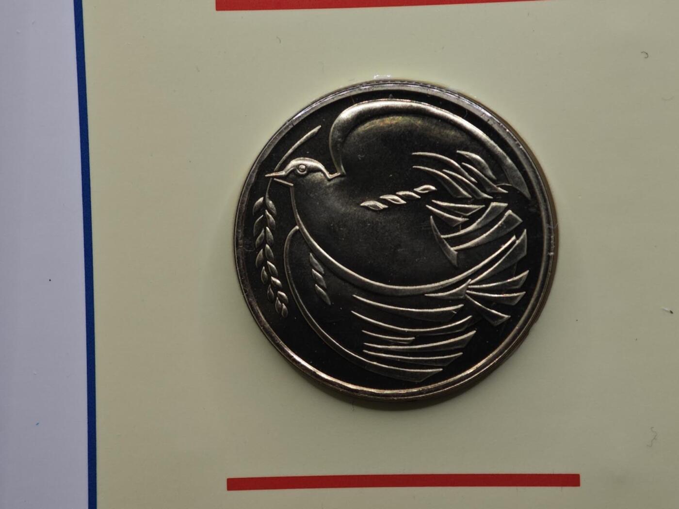  【淘币小摊】限时拍第八百七十八拍   克朗币邮币封场    每周一统一发货 英国1995年2镑卡册