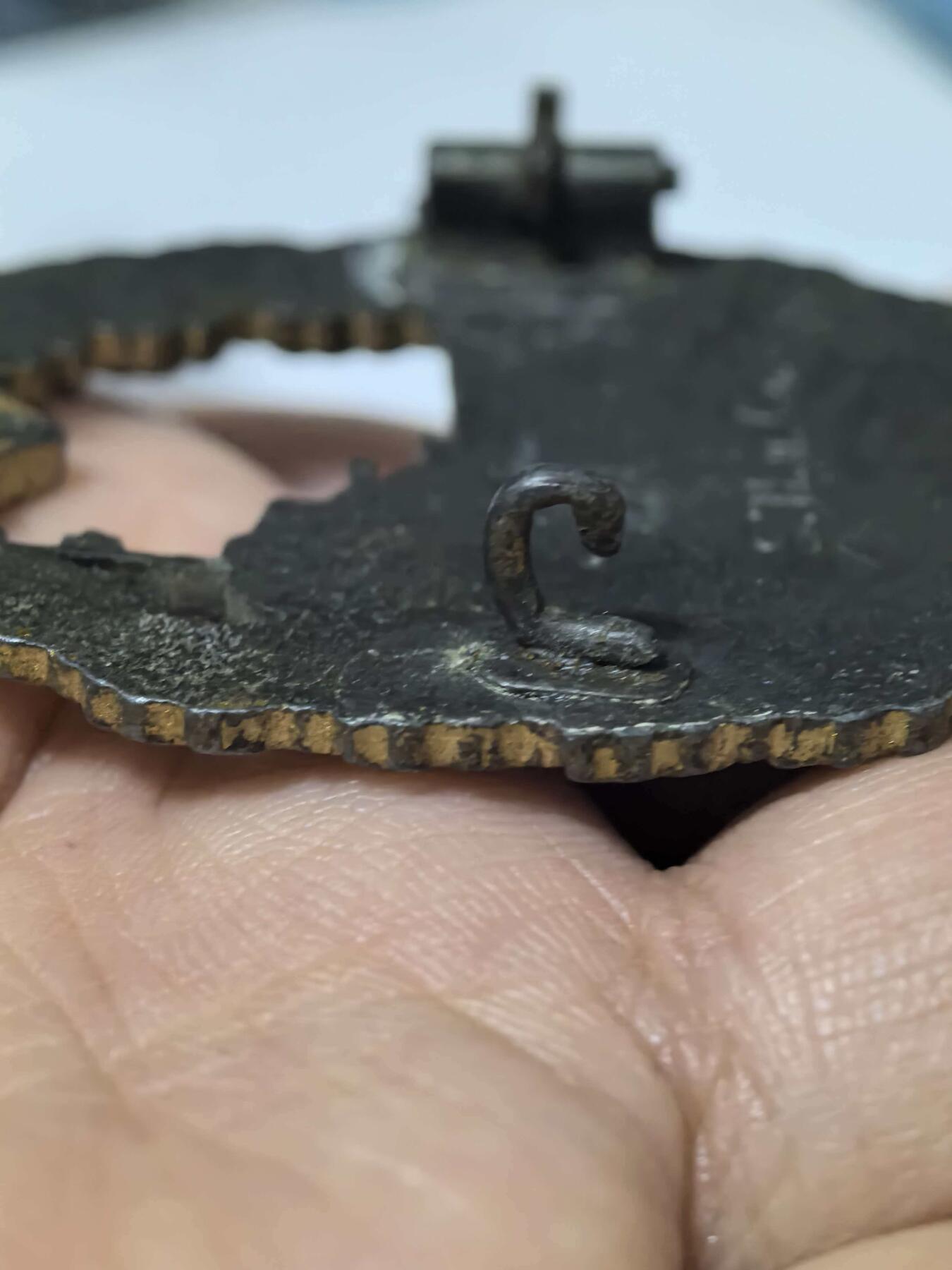 美德苏勋章奖章拍卖 本次各种都有 取消了保留价模式  德因原因只上2-3图 具体的想要的请联系我要完整图。都经过讨论未标明则全部是原品，保真 放心拍。3月4日晚上九点结束在麦稀奇 找不到的加我qq或者微信都是184277308备注苏章拍卖。