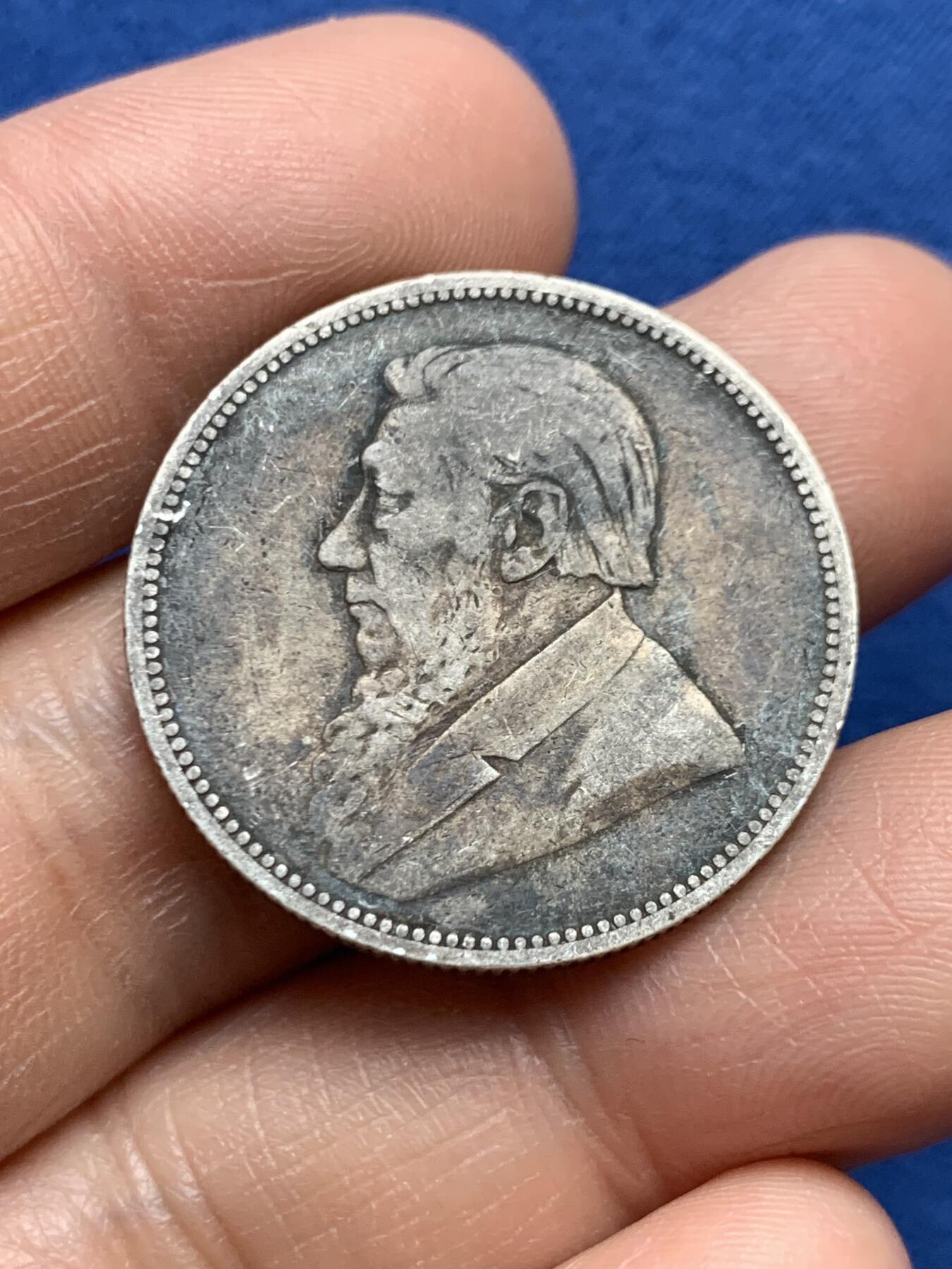 《竞宝斋》第468场 周日，周一 2场连拍 （全场包邮）欢迎送拍 三枚一组 银币：南非德兰士瓦共和国 1897年1先令 + 1896年2先令，大佬黑 + 奥斯曼 埃及10Q，细节见图，共30.15克