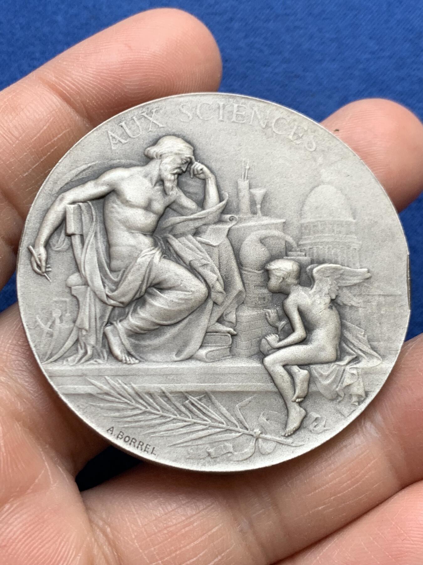 《竞宝斋》第468场 周日，周一 2场连拍 （全场包邮）欢迎送拍 名家名作A. Borrel 法国巴黎科技竞赛银章 60.6克 49.5mm 丰饶角1银 带盒