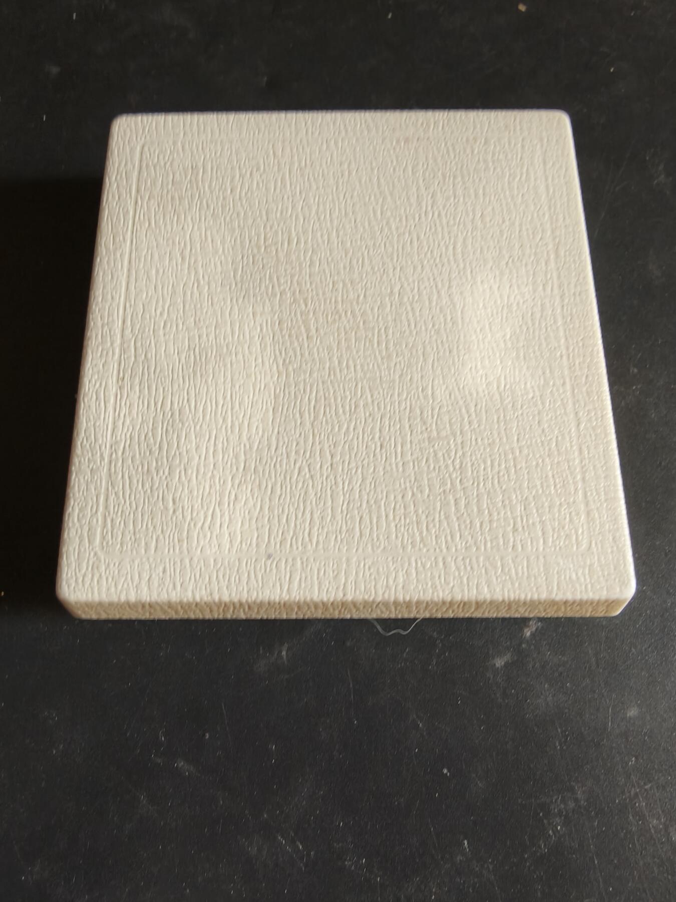 老王徽章第186期 法国第11炮兵团纪念章    原盒    内衬有损坏    直径66mm    重量132.1g