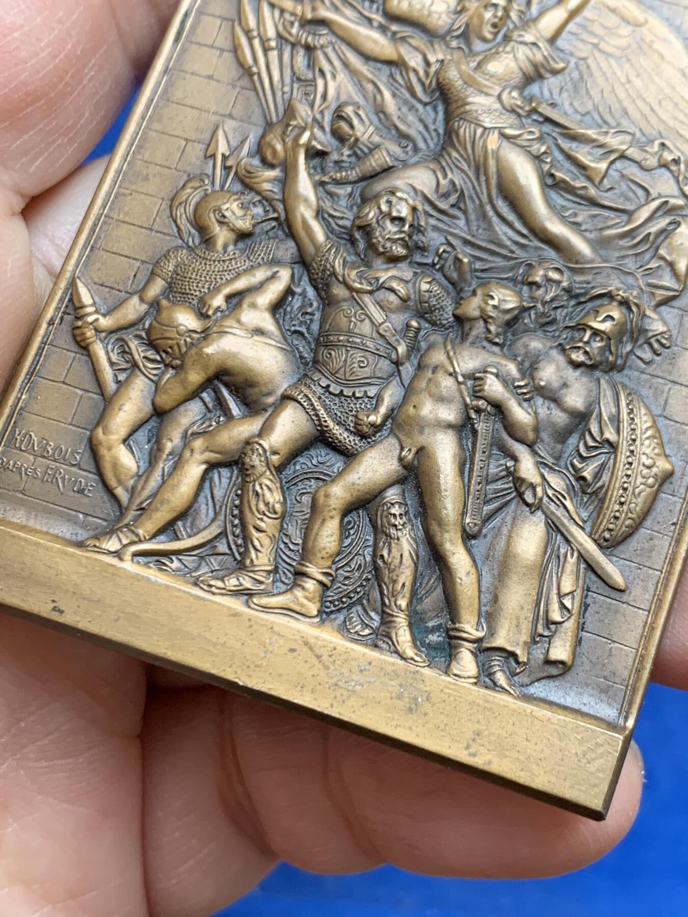 《竞宝斋》第468场 周日，周一 2场连拍 （全场包邮）欢迎送拍 法国一战胜利纪念大铜章 82.2克 50.2*67.5mm 三角铜标