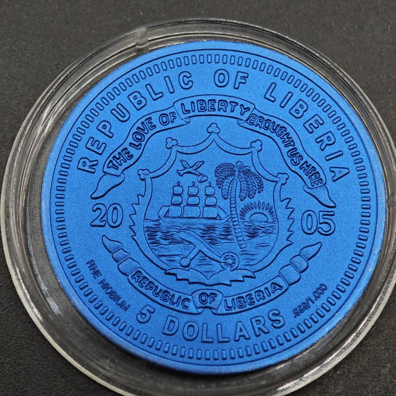 【淘币小摊】实时拍第八百七十九拍   银币套币场    每周一统一发货 利比里亚2005年5元蓝铌部分镀金纪念币 欧元发行10周年-梵蒂冈 7.78克铌