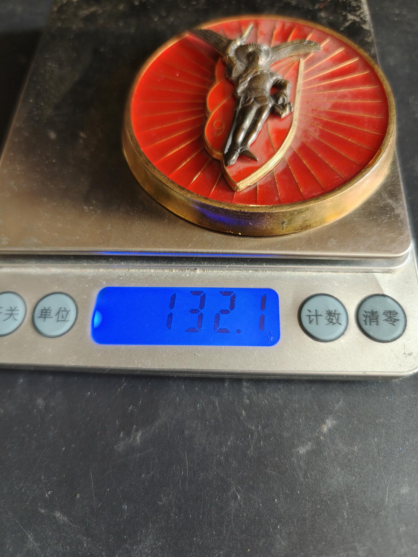 老王徽章第186期 法国第9伞降猎兵团纪念章    原盒    直径68mm    重量132.1g