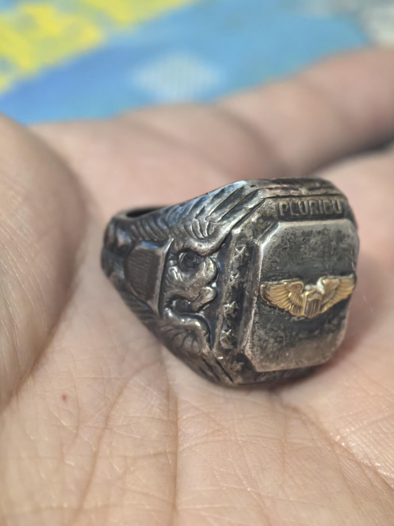 美德苏勋章奖章拍卖 本次各种都有 取消了保留价模式  德因原因只上2-3图 具体的想要的请联系我要完整图。都经过讨论未标明则全部是原品，保真 放心拍。3月4日晚上九点结束在麦稀奇 找不到的加我qq或者微信都是184277308备注苏章拍卖。