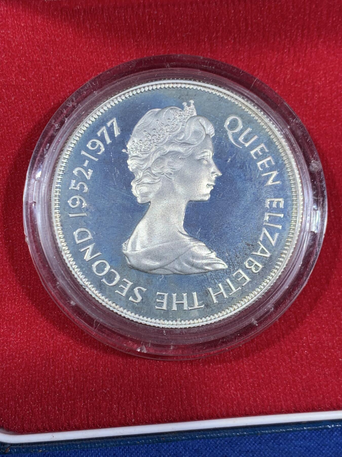 《竞宝斋》第468场 周日，周一 2场连拍 （全场包邮）欢迎送拍 毛里求斯1977年25卢比精制银币，纪念女王登记银禧（28.3克 925银）