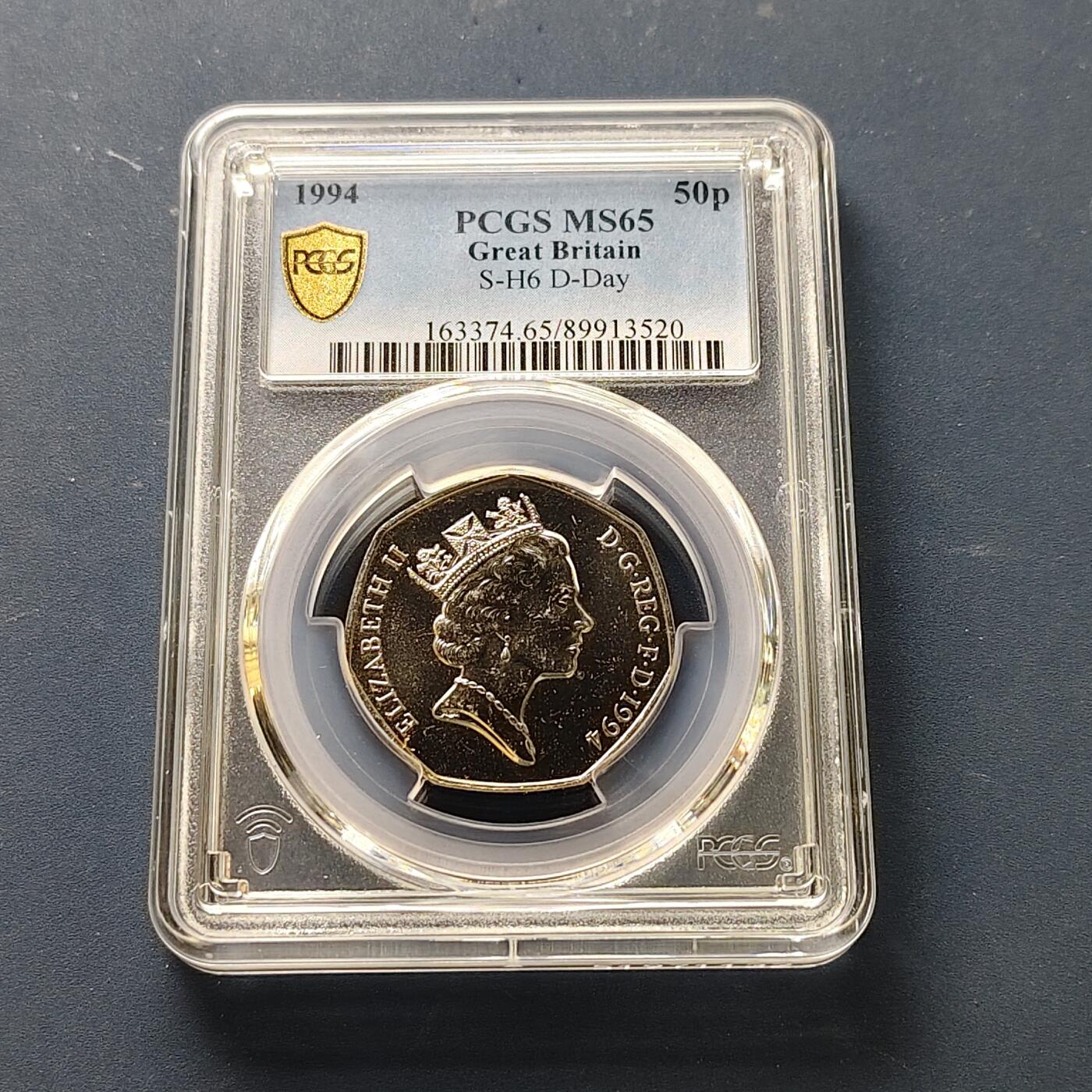 【全场包邮】纯粹捡漏拍511场 【获奖币】英国1994年50便士诺曼底登陆50周年纪念币-年度最佳硬币-PCGS MS65