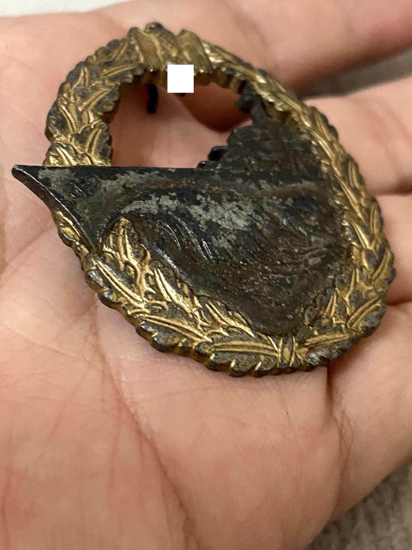 美德苏勋章奖章拍卖 本次各种都有 取消了保留价模式  德因原因只上2-3图 具体的想要的请联系我要完整图。都经过讨论未标明则全部是原品，保真 放心拍。3月4日晚上九点结束在麦稀奇 找不到的加我qq或者微信都是184277308备注苏章拍卖。