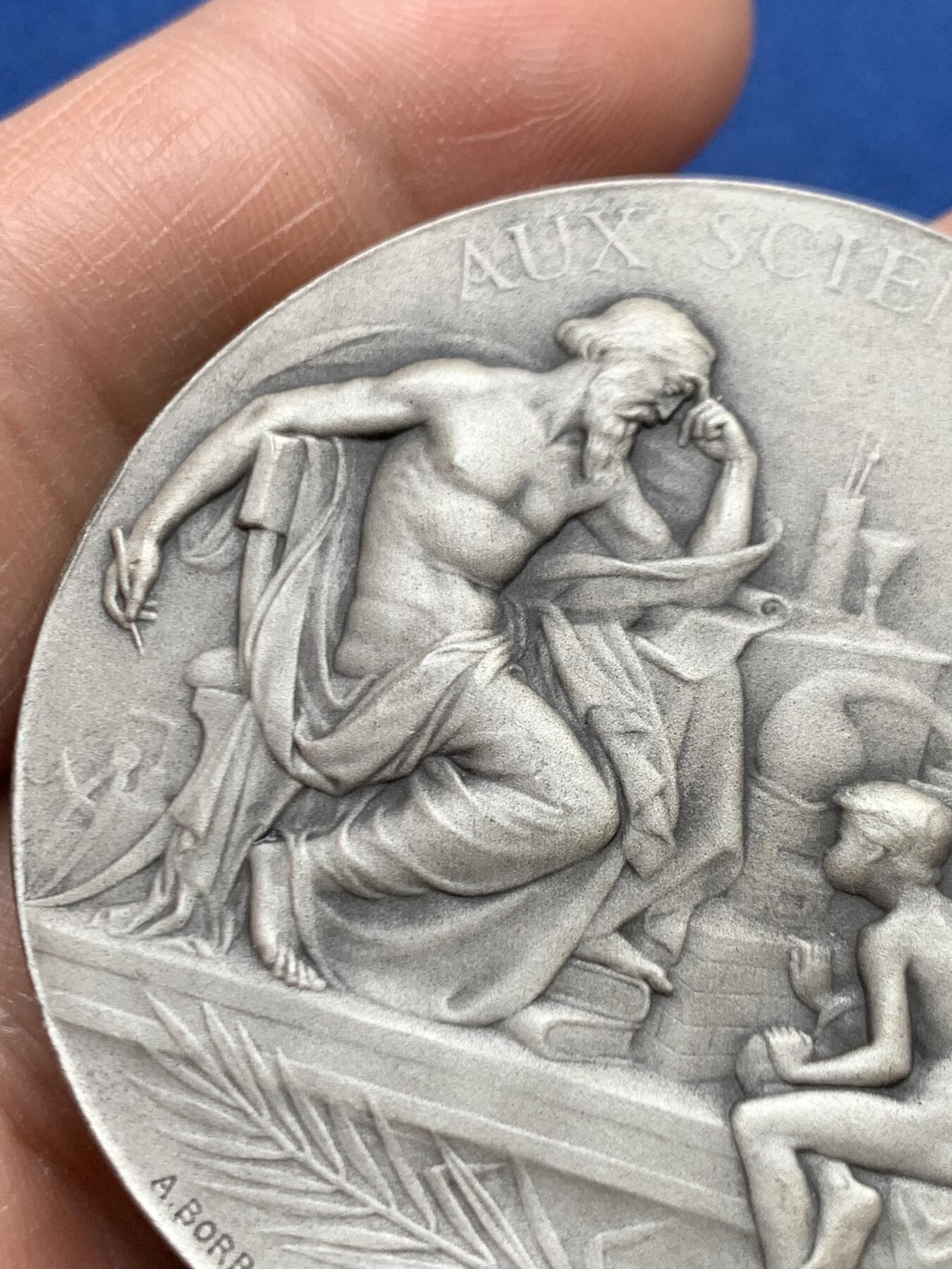 《竞宝斋》第468场 周日，周一 2场连拍 （全场包邮）欢迎送拍 名家名作A. Borrel 法国巴黎科技竞赛银章 60.6克 49.5mm 丰饶角1银 带盒