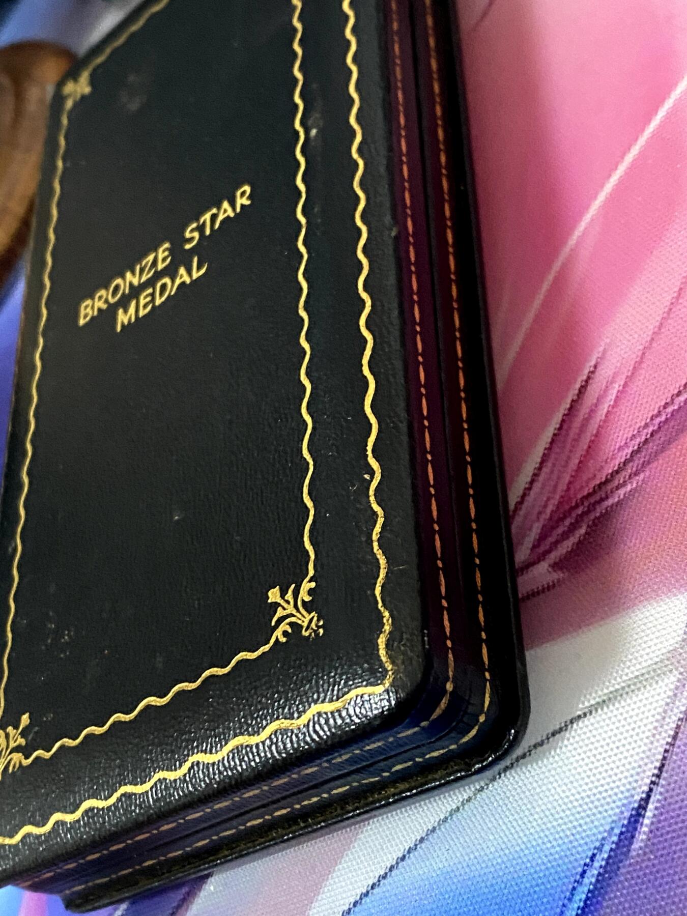 美德苏勋章奖章拍卖 本次各种都有 取消了保留价模式  德因原因只上2-3图 具体的想要的请联系我要完整图。都经过讨论未标明则全部是原品，保真 放心拍。3月4日晚上九点结束在麦稀奇 找不到的加我qq或者微信都是184277308备注苏章拍卖。