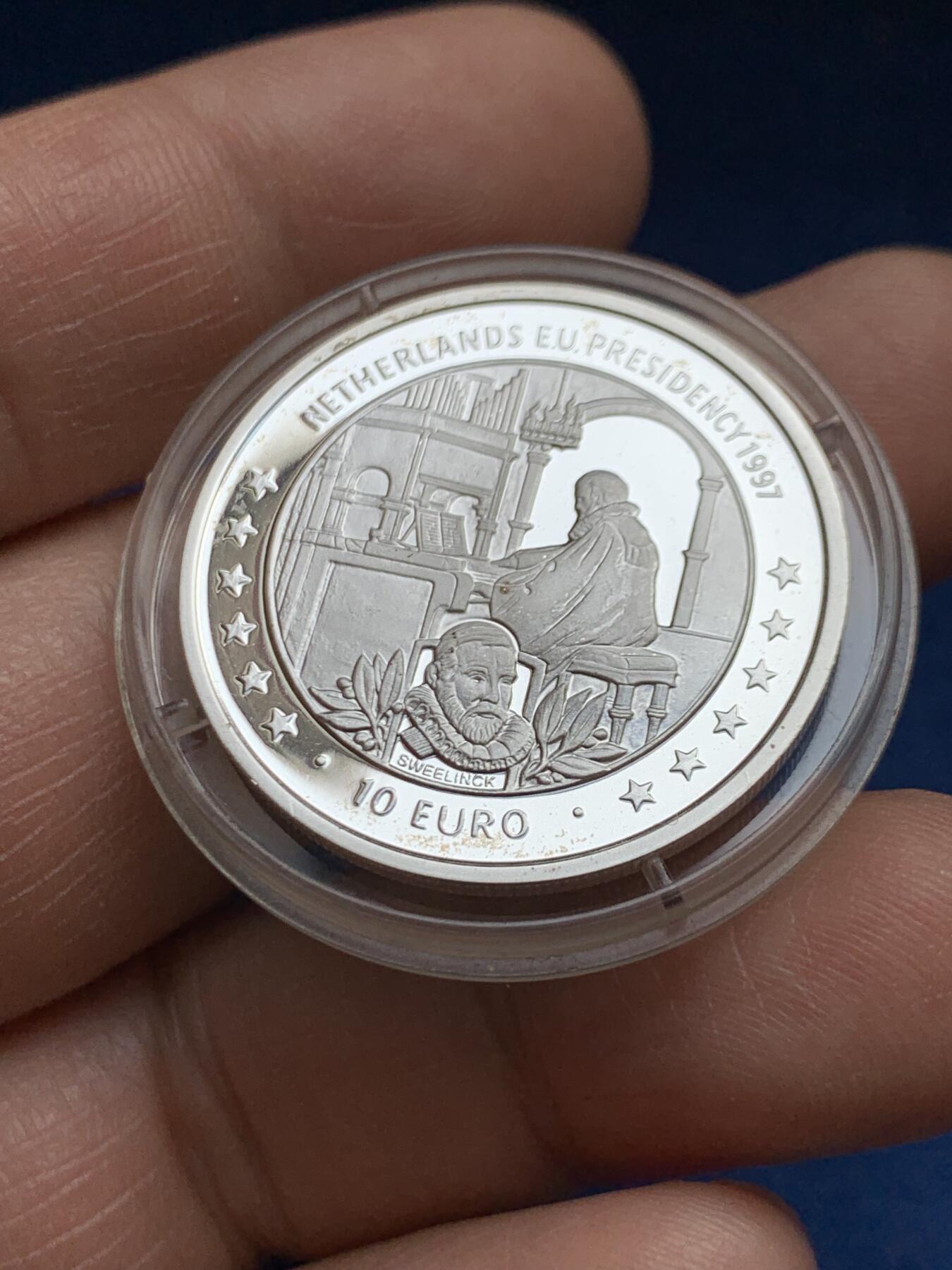 《竞宝斋》第468场 周日，周一 2场连拍 （全场包邮）欢迎送拍 马恩岛1997年担任欧盟轮值主席国10欧元银币 纪念扬·斯韦林克 10.1g 925银 铸造量30000