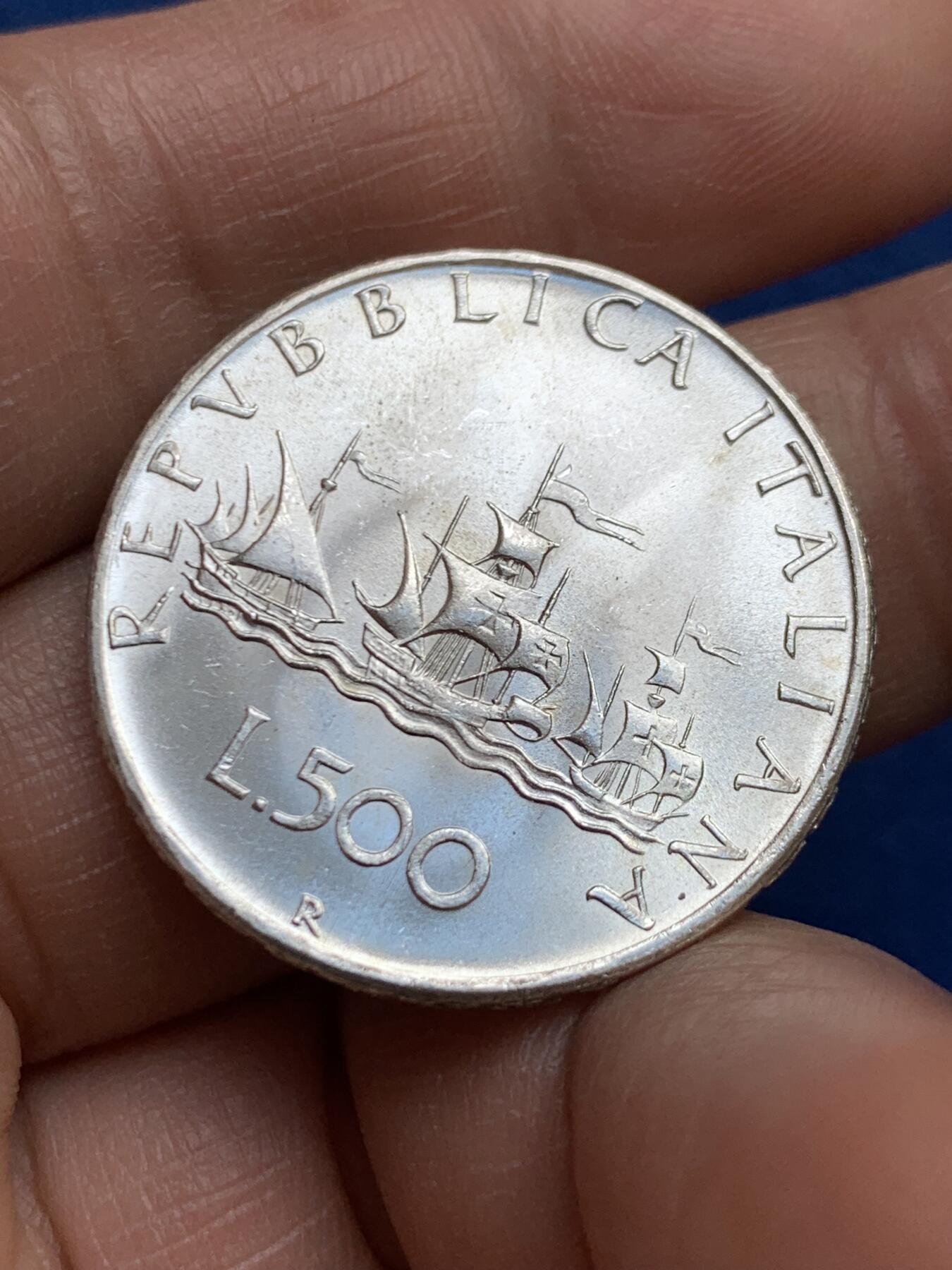 《竞宝斋》第468场 周日，周一 2场连拍 （全场包邮）欢迎送拍 意大利1966年帆船少女500里拉银币，原光好品，11g，835银