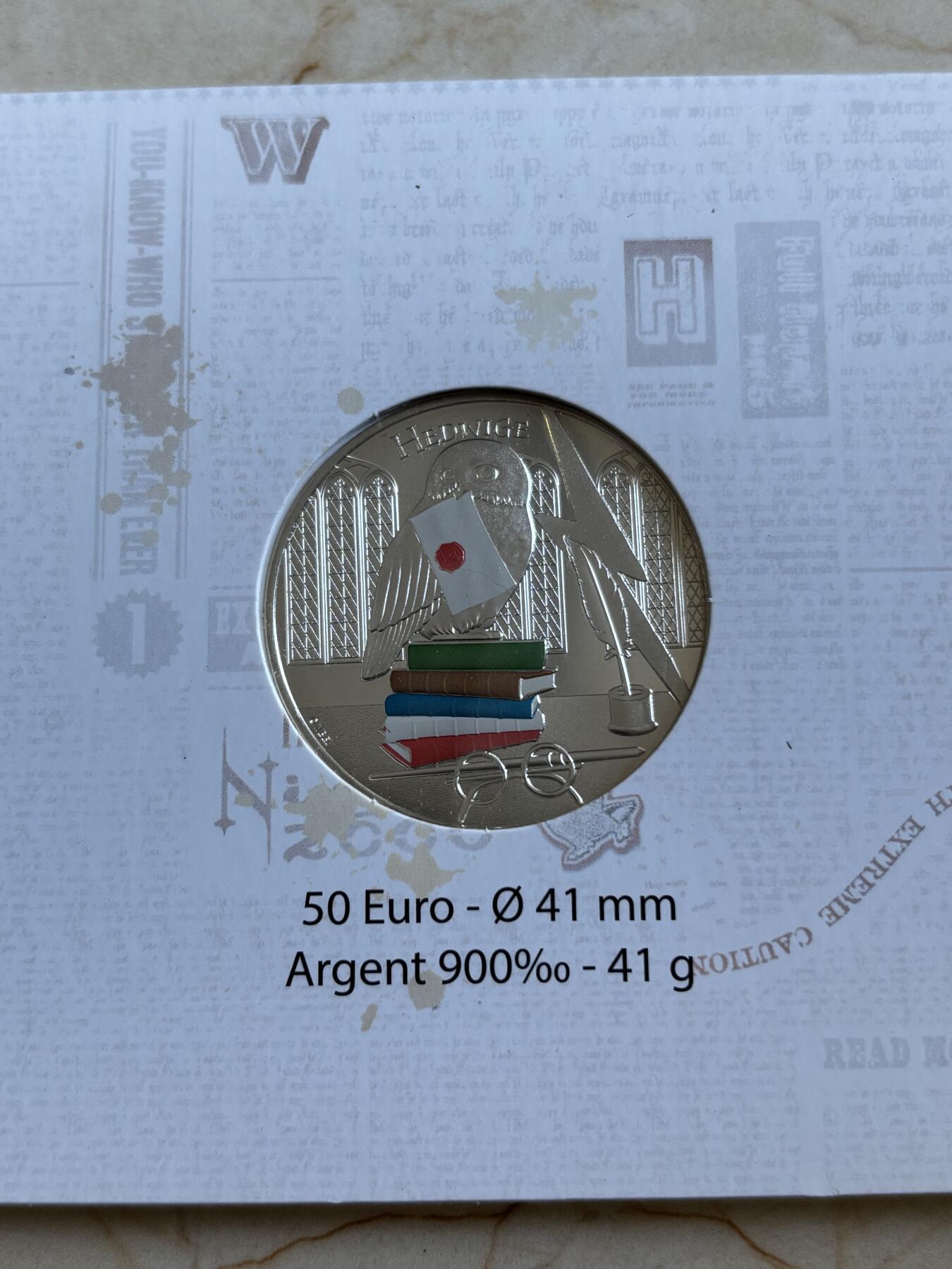 第193期拍卖 法国2021年哈利波特系列2组海德薇的信50欧彩银币原卡册，900银，41克