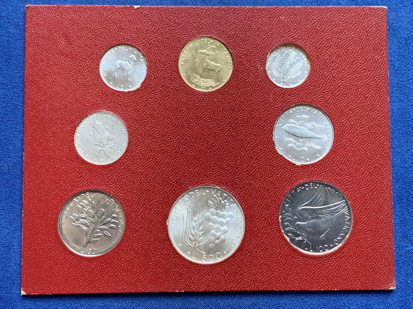 《竞宝斋》第468场 周日，周一 2场连拍 （全场包邮）欢迎送拍 梵蒂冈8枚装套币 带一枚500里拉银币