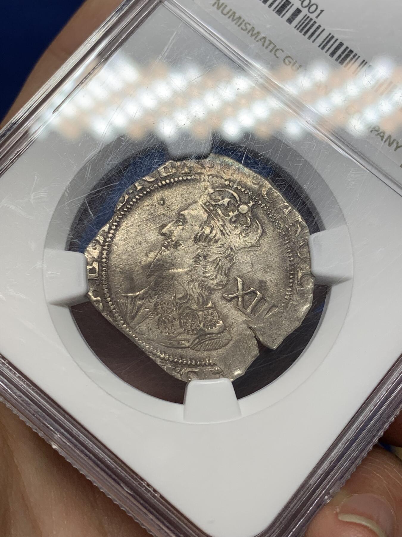 《竞宝斋》第468场 周日，周一 2场连拍 （全场包邮）欢迎送拍 NGC MS62 英格兰1625-49年 查理一世 1先令银币 币面打制清晰 人像面的五官和衣物以及盾徽面都近乎完美打制 国内外首见的高分 NGC唯一冠军分 值得收藏