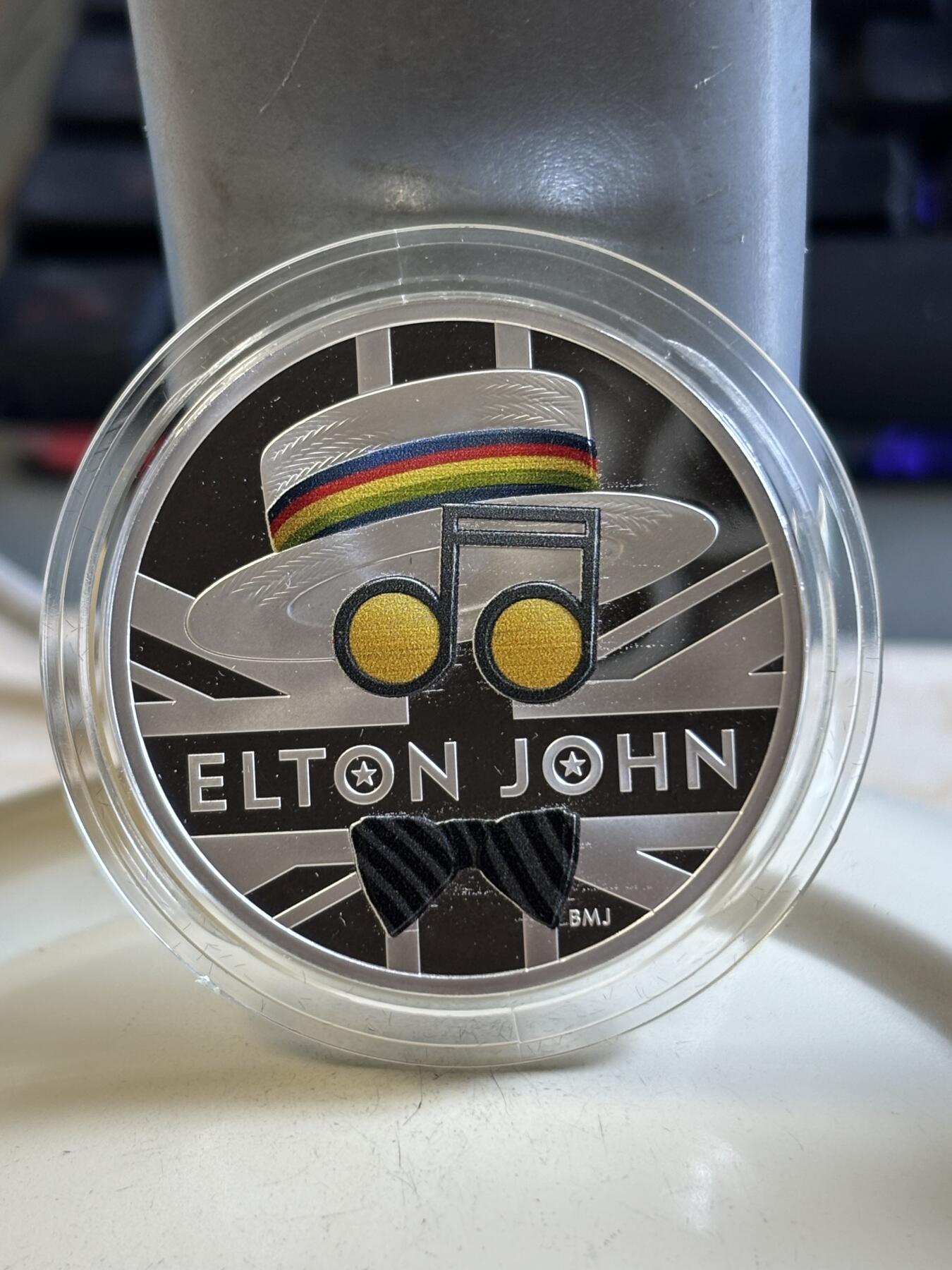 第193期拍卖 英国2020年音乐乐队传奇系列2艾尔顿·约翰彩银币，999银，1盎司，发行7500枚，有氧化点