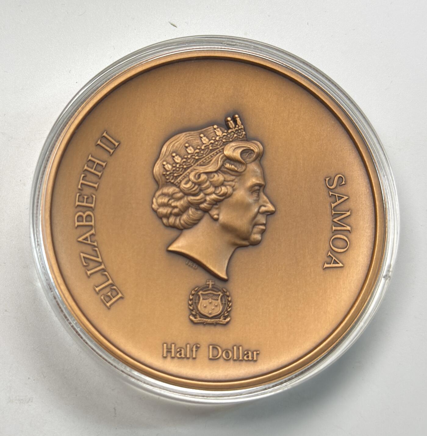 S&S Numismatic世界钱币-拍卖 第121期  萨摩亚2020年 观世音菩萨（梵文Avalokitesvara）半元双面凹高浮雕仿古铜币 155克60毫米  发行量：2020枚 盒证齐全