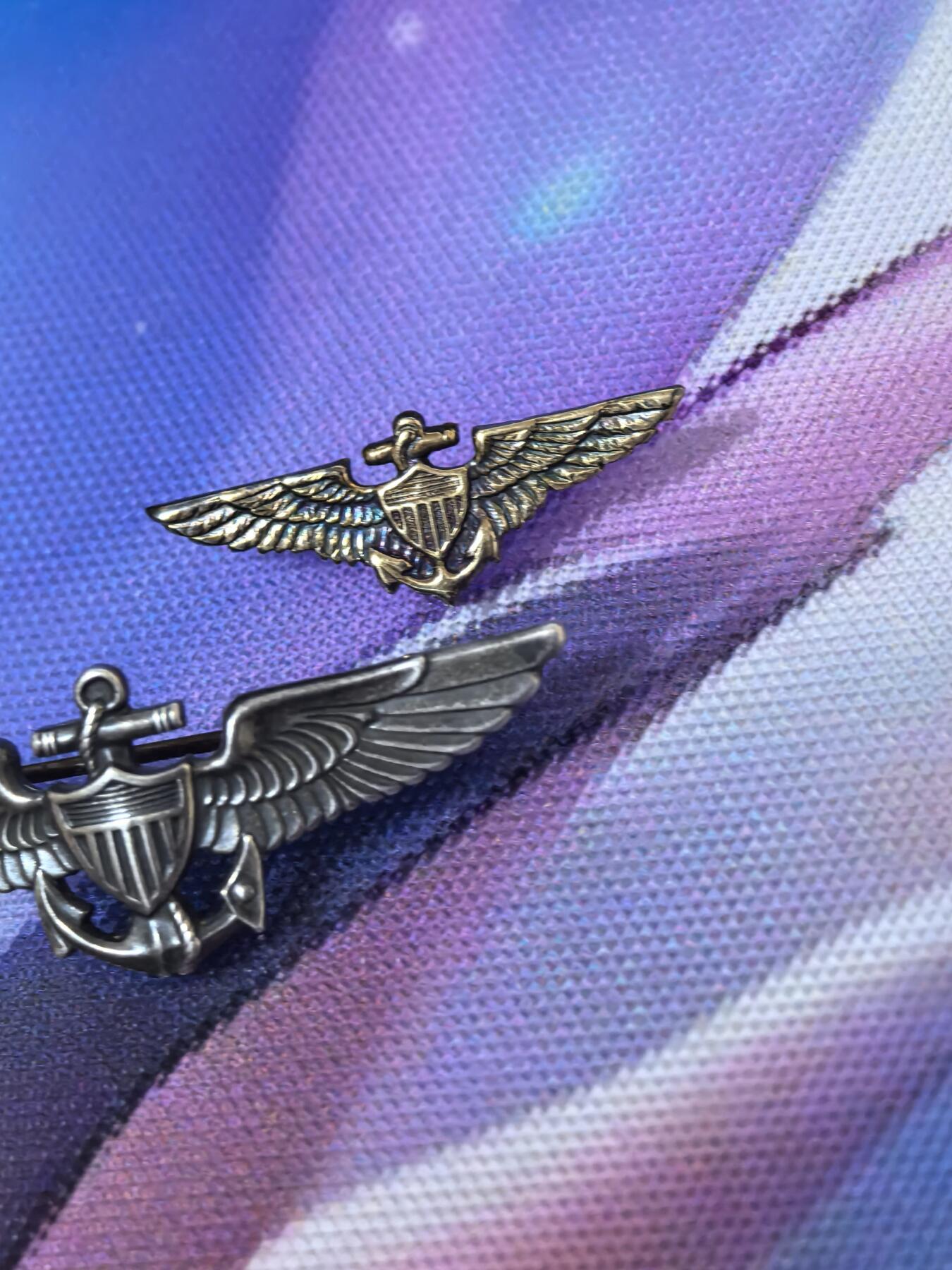 美德苏勋章奖章拍卖 本次各种都有 取消了保留价模式  德因原因只上2-3图 具体的想要的请联系我要完整图。都经过讨论未标明则全部是原品，保真 放心拍。3月4日晚上九点结束在麦稀奇 找不到的加我qq或者微信都是184277308备注苏章拍卖。