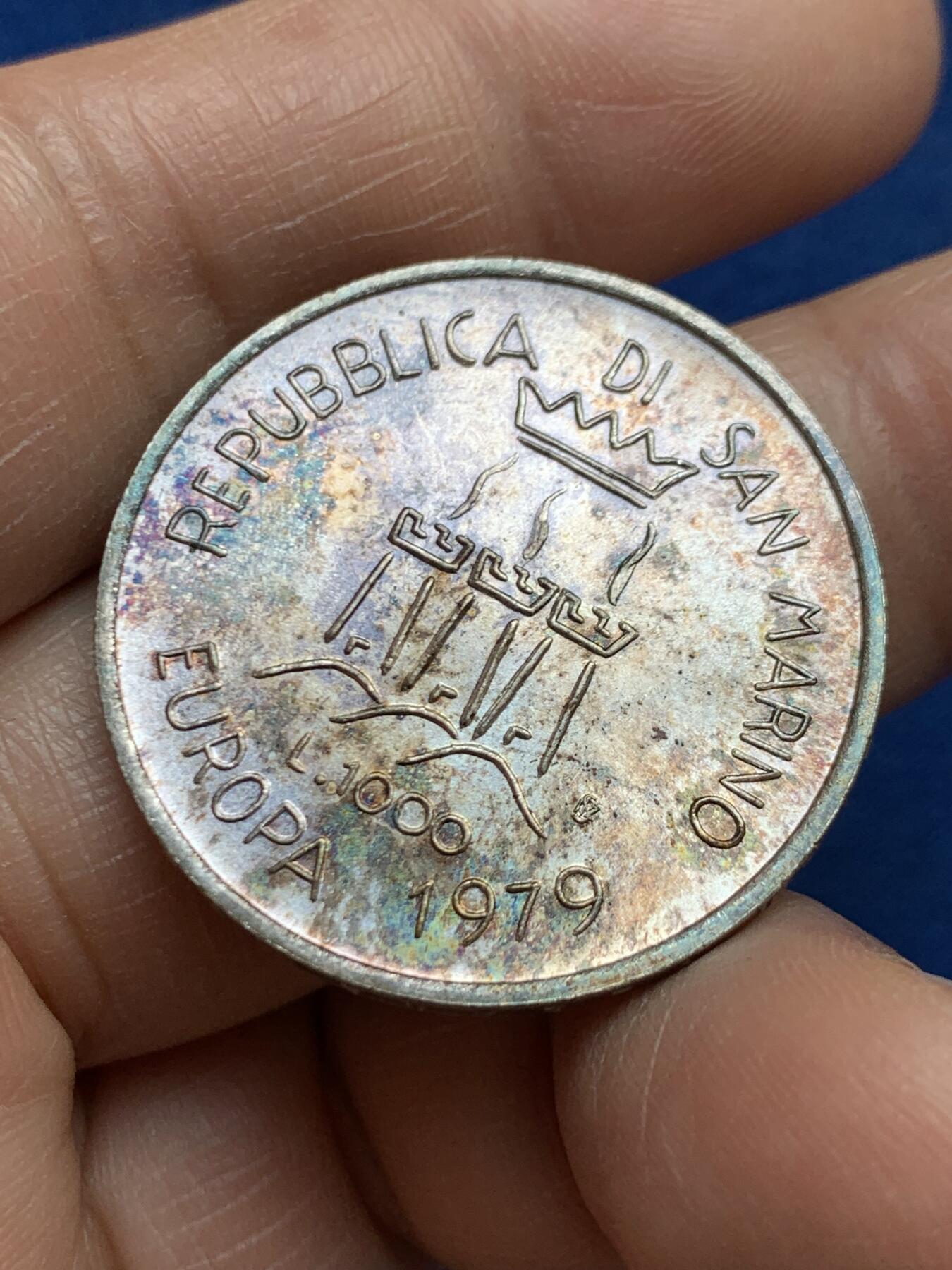 《竞宝斋》第468场 周日，周一 2场连拍 （全场包邮）欢迎送拍 圣马力诺1979年女神1000里拉银币，14.6克，835银，光度不错